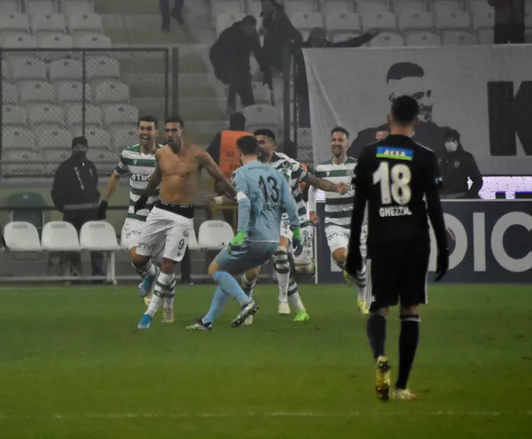 besiktas-dokuluyor-tarihin-en-kotu-performansi-1640684652534.jpg Beşiktaş dökülüyor! Tarihin en kötü performansı-4