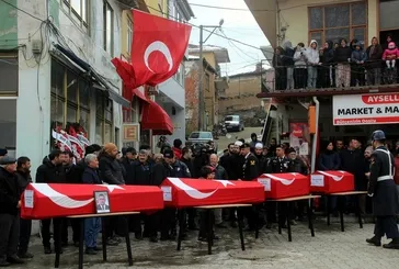 Oğluna ve torunlarına son veda! Ağıtları yürek dağladı