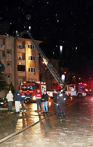 Sakarya'da bir binada şüpheli yangın!