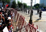 Myanmarda darbe! Polis plastik mermiyle müdahale etti! 27 kişi gözaltına alındı