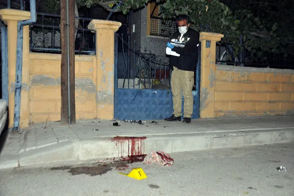 ehliyetsiz-ve-kasksizgenc-yunusunmotosiklet-kazasinda-kulagi-koptu-1631003283221.jpg Ehliyetsiz ve kasksız genç Yunus'un motosiklet kazasında kulağı koptu!-3