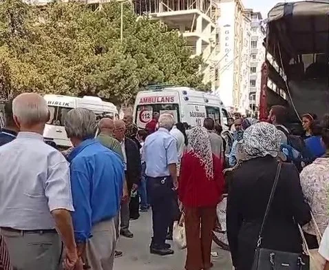 veli-agbaba-hastaneye-kaldirildi-1790429157287.jpeg Veli Ağbaba hastaneye kaldırıldı. (Fotoğraf: İHA)