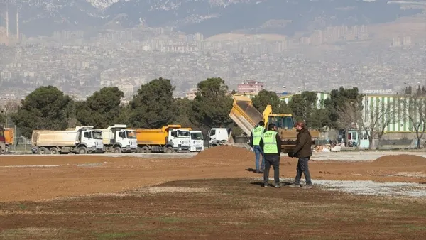 selcuk-bayraktar-duyurdu-520-adetlik-konteyner-kent-20-gun-sonra-hazir-1677771778619.jpg Selçuk Bayraktar duyurdu: 520 adetlik konteyner kent 20 gün sonra hazır-6