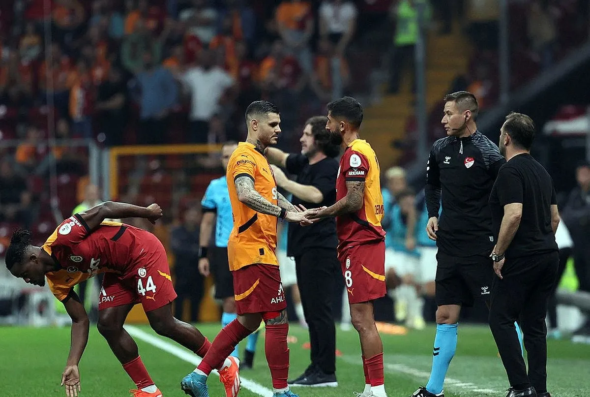 G.Saray’da 3 yıldız kadroda yok!