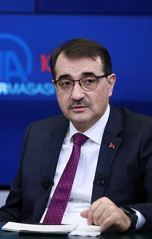 Son dakika: Bakan Dönmez: 2030'da Türkiye'de 1 milyonun üzerinde elektrikli otomobil olacağını öngörüyoruz
