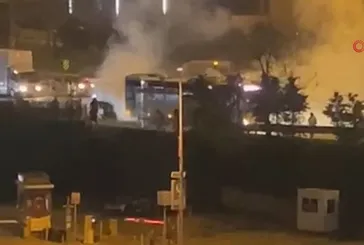 Maltepe'de seyir halindeki İETT otobüsünden dumanlar yükseldi