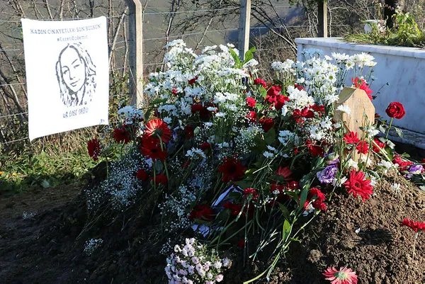 ceren-ozdemirin-mezari-cicek-bahcesine-dondu-1575815740984.jpg