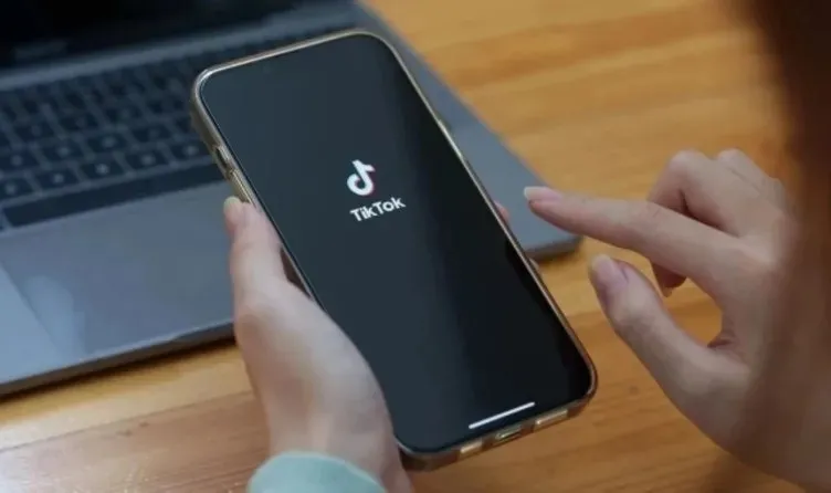 tiktok-kapatilacak-mi-tiktoka-erisim-engeli-gelecek-mi-turkiyede-yasaklama-karari-gundemde-instagramdan-sonra-1723113121564.jpeg TikTok'a erişim engeli geldi mi? TİKTOK kapatıldı mı? Türkiye'de yasaklama kararı gündemde! Instagram'dan sonra...-2