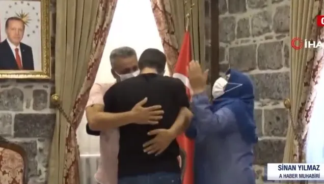 Terör örgütü PKK'da çözülme sürüyor! Evlat nöbetinde bir anne daha çocuğuna kavuştu
