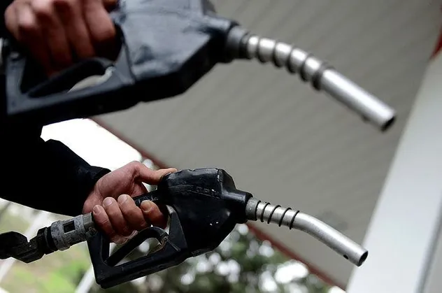 Benzine bir indirim daha geldi