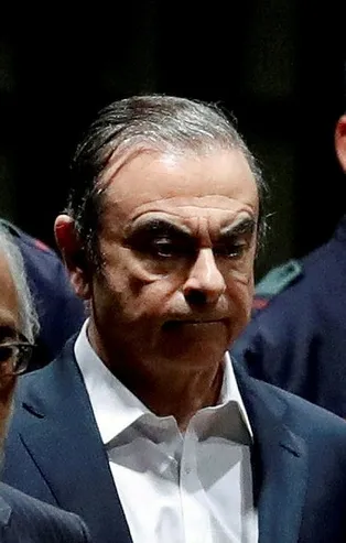 Nissan’ın eski CEO’su Carlos Ghosn’un firarında flaş detay! Paralar havada uçuşmuş!