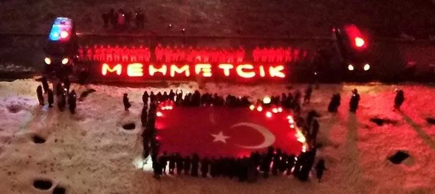Üniversite öğrencilerinden Mehmetçiğe ışıklı destek