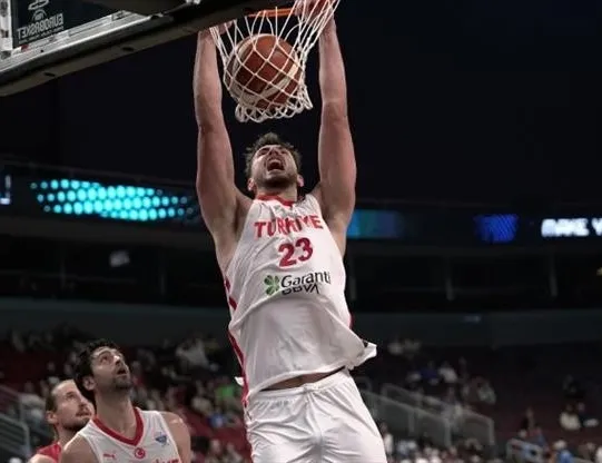 Devler liderlik peşinde