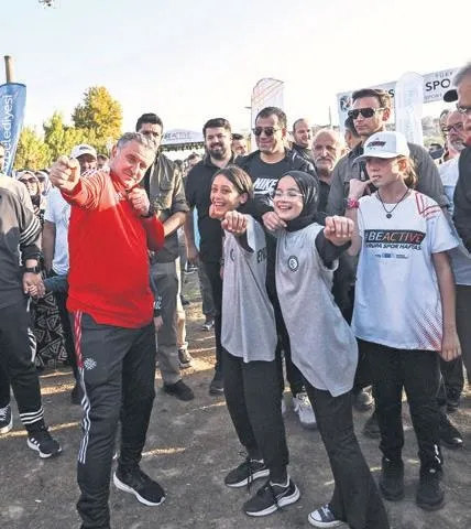 1695594037109.jpeg Beşiktaş'ın Cezayirli futbolcusu Rachid Ghezzal'dan eski günlerine dönüş sinyali!-9