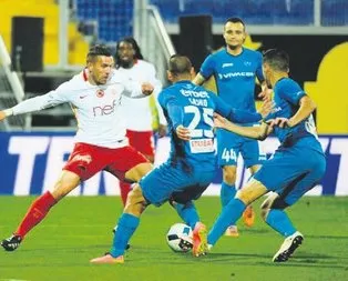 Aslan Komşu’da kükredi