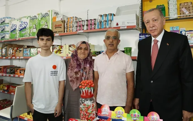 Başkan Erdoğan İstanbul’da! Vatandaşlardan yoğun ilgi: Kısıklı’dan Vahdettin Köşkü’ne 1 saatte gidebildi