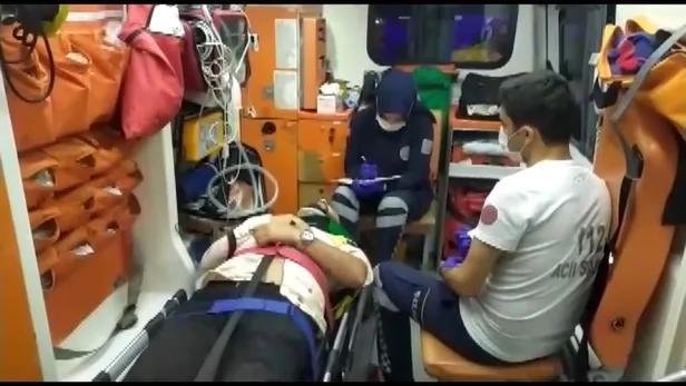 Yenibosna'da gece yarısı feci kaza: 5 yaralı-4