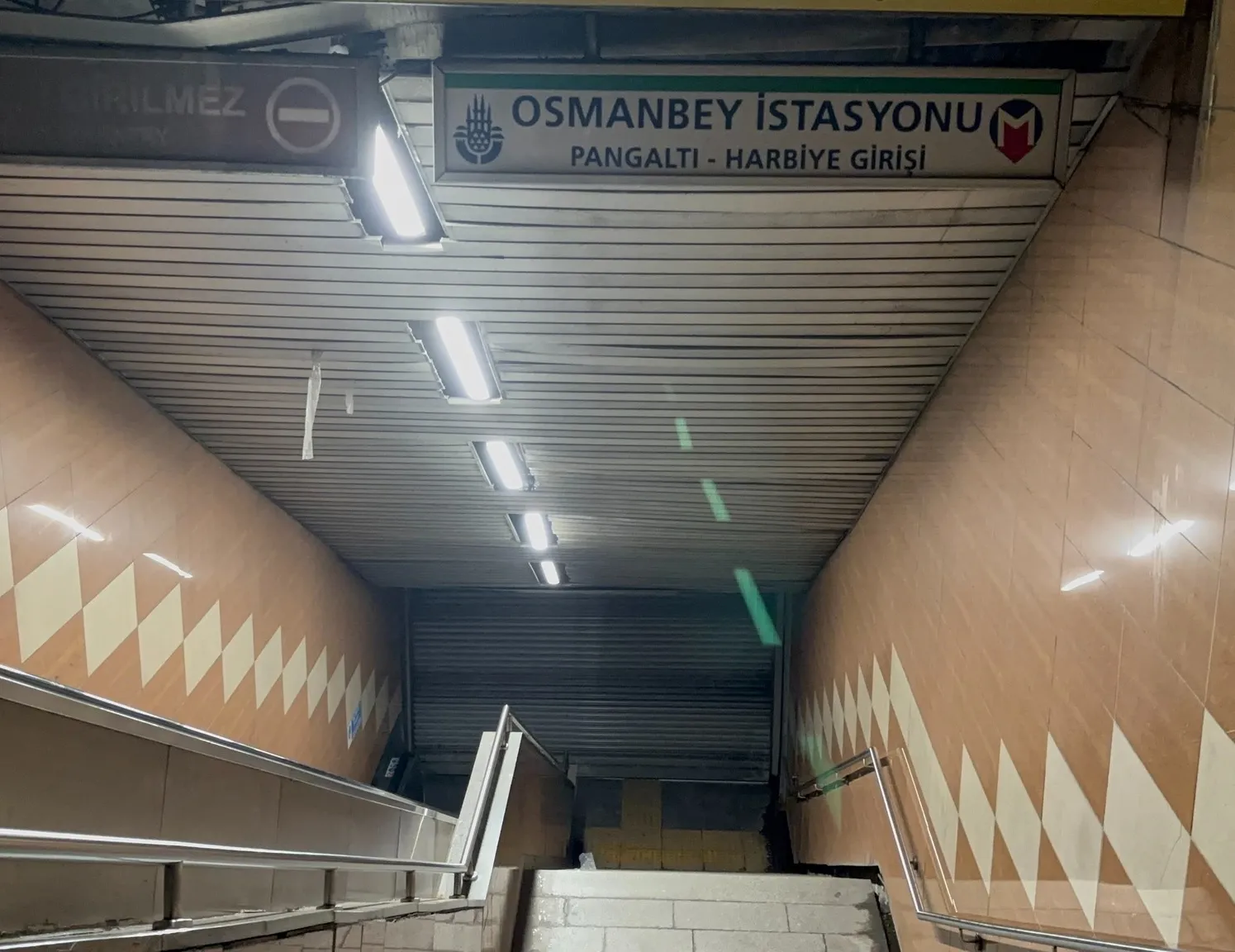 Osmanbey metrosu işletmeye kapatıldı! 22 yaşındaki Dalyan G. raylara atlayarak intihar etti