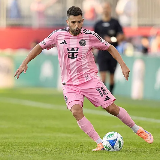 Jordi Alba futbolu bırakma kararı aldı