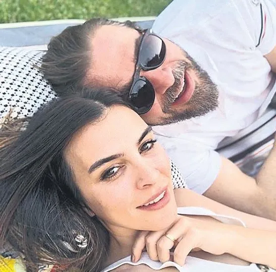 Karavan tutkusuna Neslişah Alkoçlar ile Engin Altan Düzyatan da katıldı-3