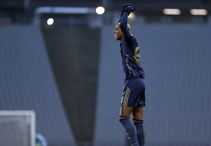 Fenerbahçe'den Galatasaray ve Beşiktaş'a sürpriz transfer çalımı! - 11