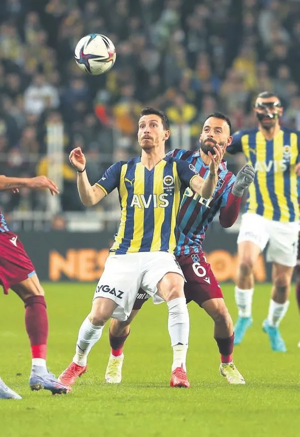fenerbahce-trabzona-karsi-super-ligde-25-yillik-yenilmezlik-serisini-surdurdu-1646608615170.jpeg Fenerbahçe Trabzon'a karşı Süper Lig'de 25 yıllık yenilmezlik serisini sürdürdü-5