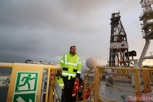 Bakan Berat Albayrak, Türkiye’nin ilk sondaj gemisini inceledi - 1