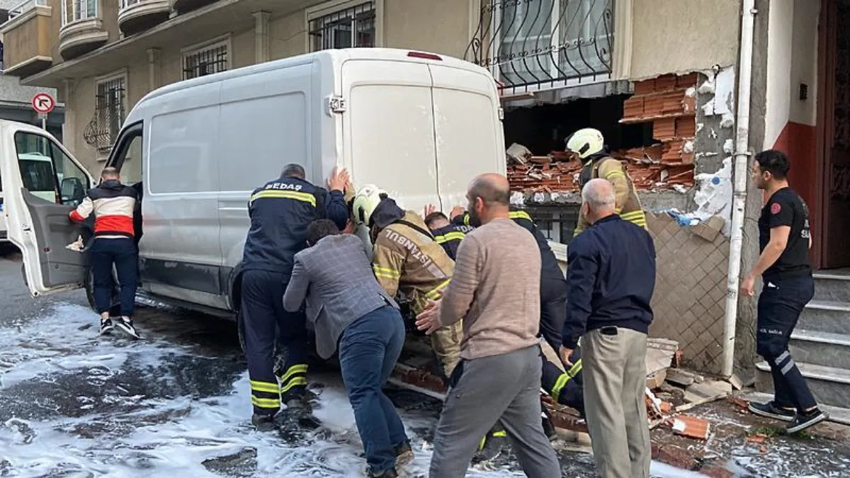 Esenler'de korku dolu anlar: Rögar patladı