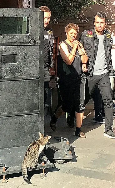 Başörtülü kadınlar: Bu saldırılar bize 28 Şubat'ı hatırlattı