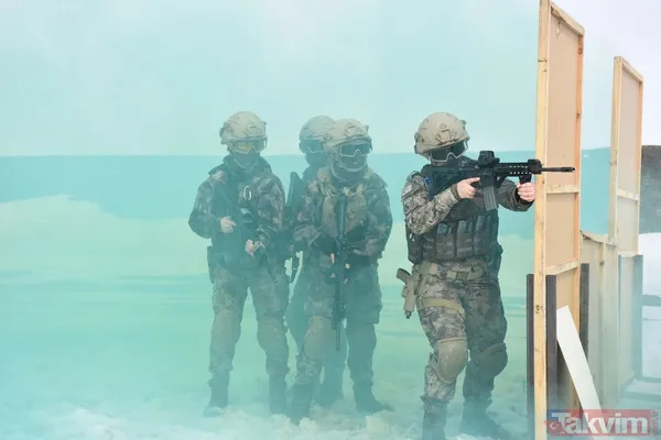 Kars'taki kadın PÖH'ler ve polisler görevlerinin başında! Teröristlerin korkulu rüyası - 16