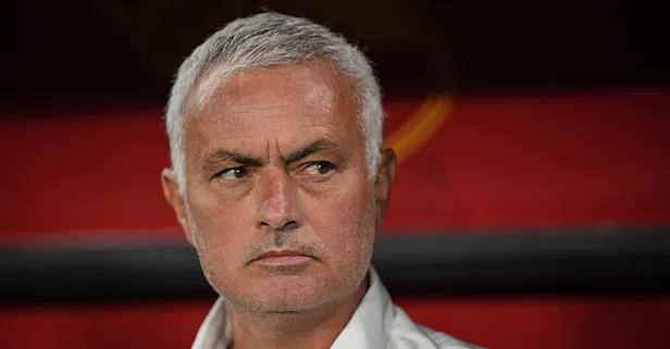 Fenerbahçe'de 4 ayrılık! Jose Mourinho biletlerini kesti