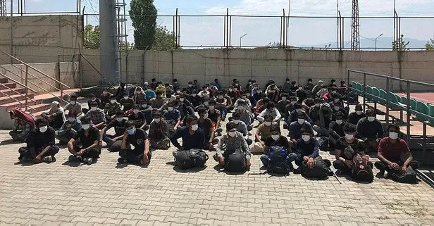 Van Erciş’te yurda kaçak yollardan giren 113 göçmen yakalandı