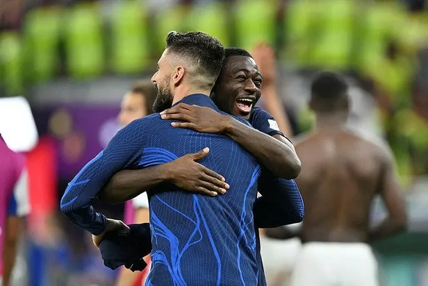 kylian-mbappe-sov-yapti-son-dunya-sampiyonu-fransa-polonyayi-3-1-yenerek-ceyrek-finale-yukseldi-1670174935214.jpeg Kylian Mbappe şov yaptı! Son dünya şampiyonu Fransa, Polonya'yı 3-1 yenerek çeyrek finale yükseldi-7