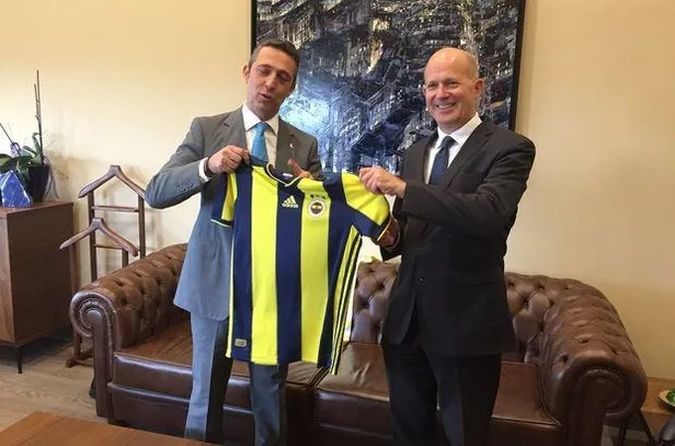 Ekrem İmamoğlu'nun balıkçıda buluştuğu İngiliz büyükelçi Dominick Chilcott ile ilgili çarpıcı gerçek! Türkiye'de istihbaratçı olarak çalışmış-6