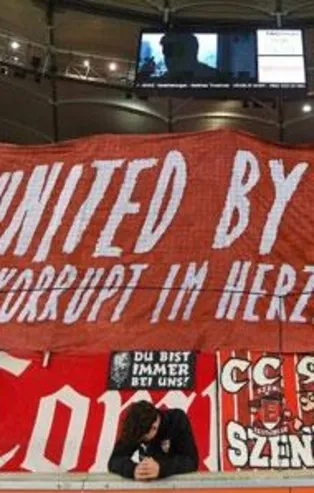 Alman taraftarlar: Federasyonumuz UEFA'ya rüşvet verdi