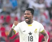 Yeni sezonu planlayan Sarı-Kırmızılılar ismi dev kulüpler ile anılan Ganalı stoper için yarışa girdi!