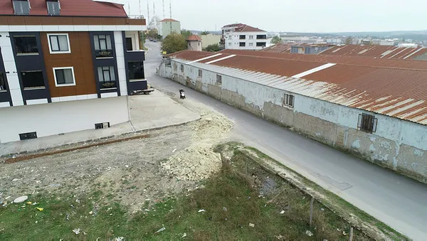 1634459707321.jpg İstanbul'da kaçak hafriyat skandalı! Güpegündüz boş arsaya döküm yapıp kaçtılar-2