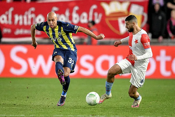 1645780138474.jpg Slavia Prag Fenerbahçe'ye futbol dersi verdi! İşte ibretlik tablo-7