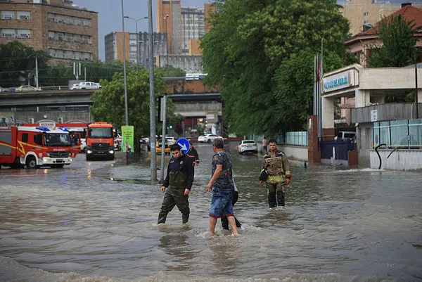 1688713080058.jpg Meteoroloji'den son dakika hava durumu raporu |Yurdun büyük bölümü için gelecek! Sıcak havalara aldanmayın-8