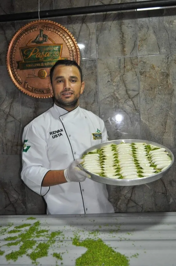 Paşa Efendi Künefe: “Lezzetli baklava ısırınca ağızda erimeli!”-1