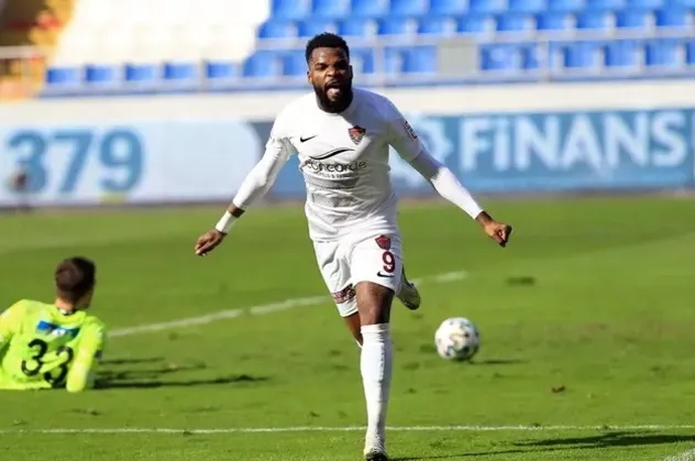 SON DAKİKA! Hatayspor'da Aaron Boupendza krizi! Krasnodar'la anlaşma sağlanmıştı ama...