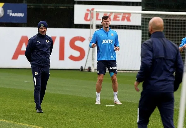 Portekizli hoca Vitor Pereira Trabzon’u imha planını hazırladı! Berat ve Bakasetas'ın takımla pas bağlantısı kesilecek-2