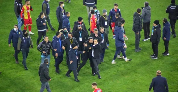 Saha karıştı! Yeni Malatyaspor Başkanı Adil Gevrek hakem Hüseyin Göçek'e saldırdı