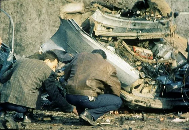 gazeteci-ugur-mumcu-suikastinda-abd-detayi-agabeyi-ceyhan-mumcu-anlatti-1642978378153.jpeg Gazeteci Uğur Mumcu suikastında ABD detayı! Ağabeyi Ceyhan Mumcu anlattı-7