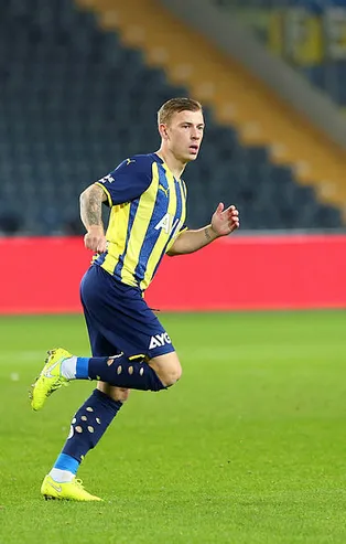 Toplam 6 maç bile oynayamadı! Max Meyer Fenerbahçe'ye geri dönüyor