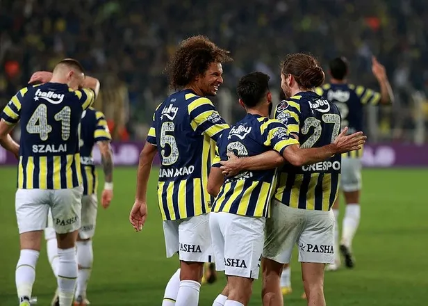 fenerbahce-evinde-basaksehiri-rossinin-muhtesem-goluyle-1-0-maglup-etmeyi-basardi-1666466305940.jpeg Fenerbahçe evinde Başakşehir'i Rossi'nin muhteşem golüyle 1-0 mağlup etmeyi başardı-9