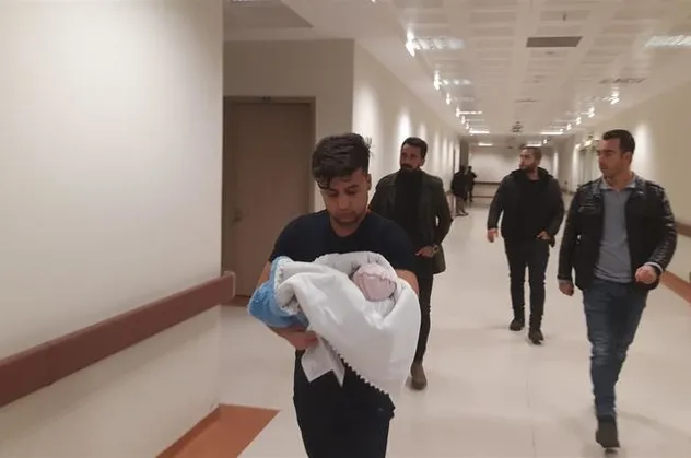 Vicdansızlık! Metruk bir binanın bahçesinde...