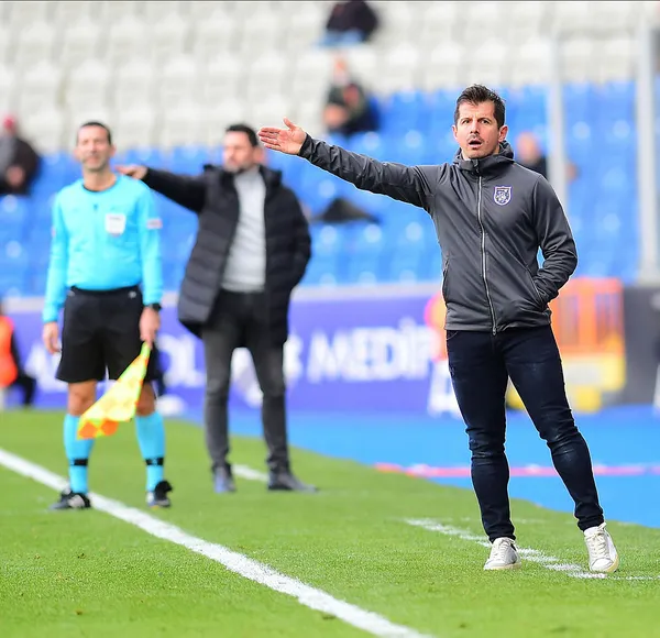 son-dakika-okan-buruk-sessizligini-bozdu-galatasarayi-calistiracak-mi-flas-yanit-1650523047780.jpg SON DAKİKA: Okan Buruk sessizliğini bozdu! Galatasaray'ı çalıştıracak mı? Flaş yanıt-7