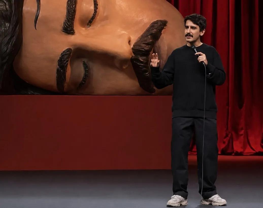 1782593379450.jpeg Deniz Göktaş'ın stand-up gösterisinde Kur'an-ı Kerim ve vahiy sürecine ilişkin ifadeleri kamuoyunda tepki topladı.