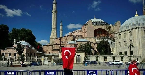 Ayasofya Camii Nasil Gidilir Ayasofya Ya Ucretsiz Otobusle Nasil Gidilir Ayasofya Camii Hangi Ilcede Nerede Takvim